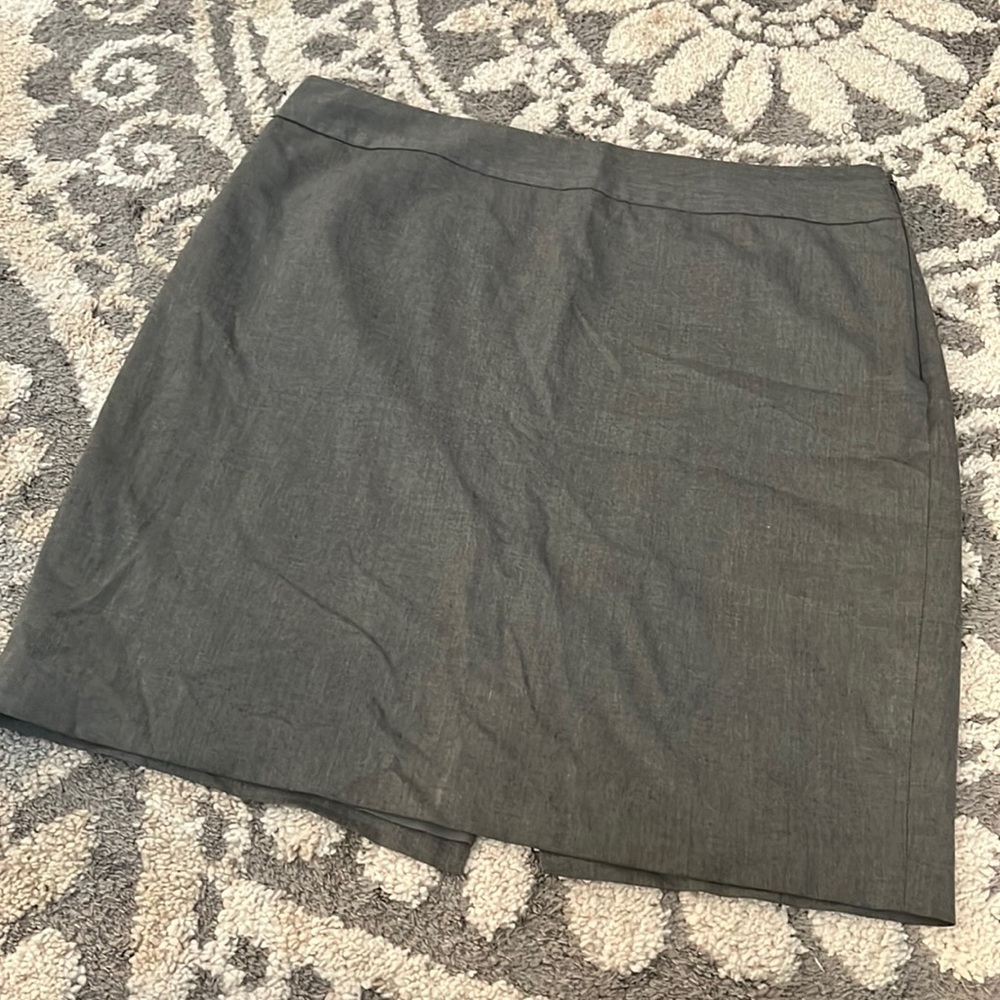 The Limited skirt, grey, size 14 GUC with damage